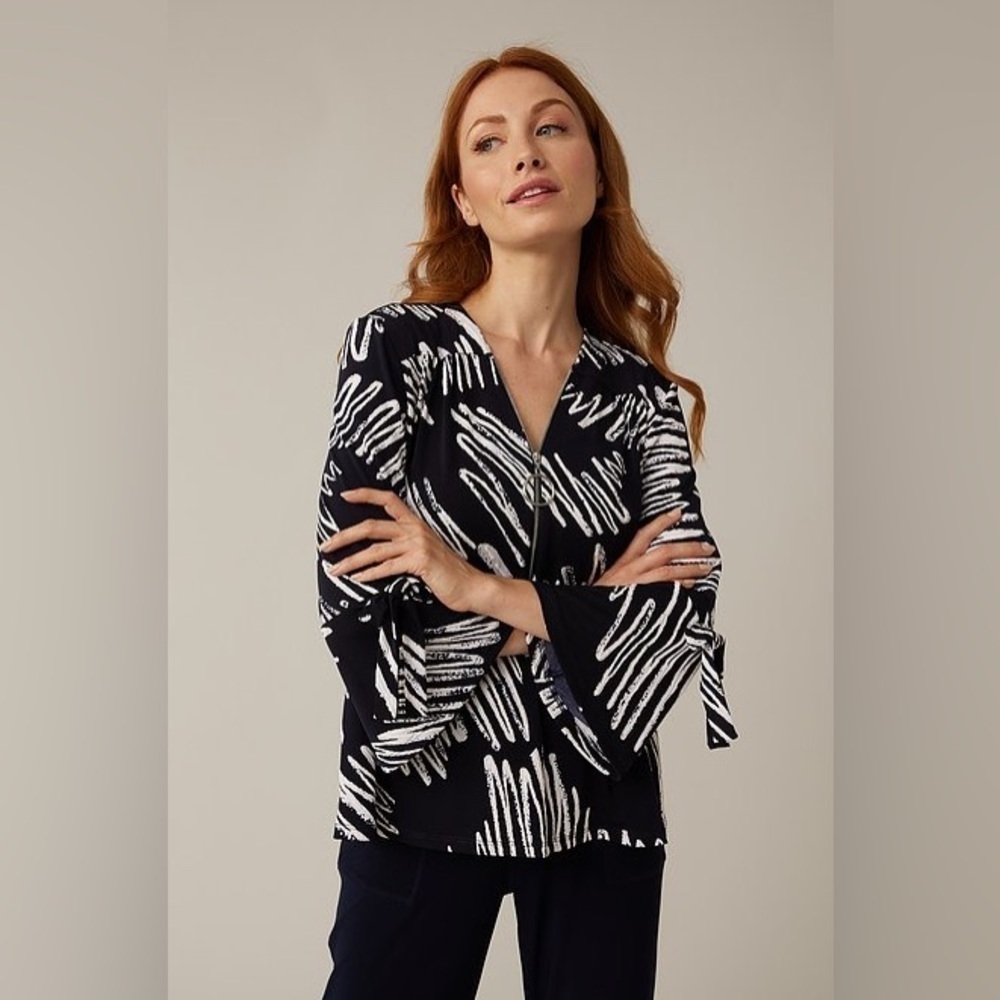 JOSEPH RIBKOFF Zip-up Printed Top Style 221190 • Navy Blue White Print • US 8